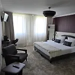 Logis - Hostellerie Saint-Louis&Restaurant Pauze