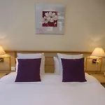 ホテル Logis - Saint-louis & Restaurant Pauze
