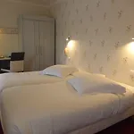 Logis - Saint-louis & Restaurant Pauze 3*