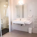 Ξενοδοχείο Hostellerie Saint-Louis & Restaurant Pauze - Teritoria Bollezeele