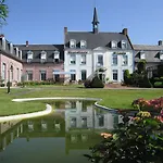 Logis - Saint-louis & Restaurant Pauze 3* ボルジール