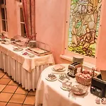 Logis - Saint-louis & Restaurant Pauze 3*