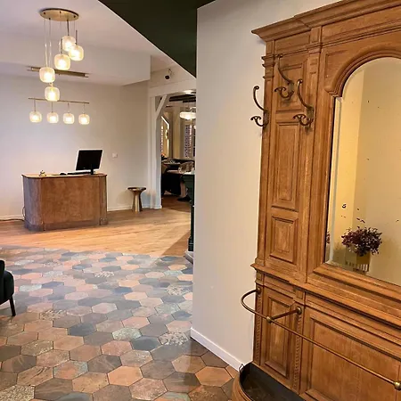 Logis - Saint-louis & Restaurant Pauze 호텔