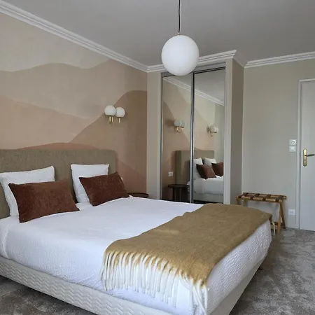 Logis - Saint-louis & Restaurant Pauze 3*