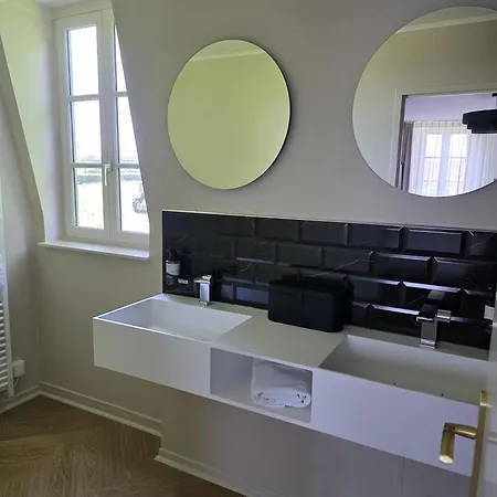 Logis - Saint-louis & Restaurant Pauze 3*
