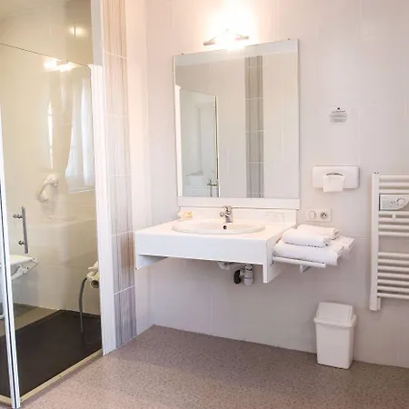 Hotel Logis Saint Louis Bollezeele