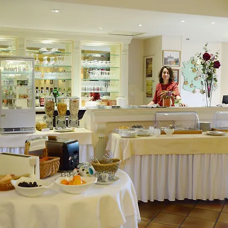 Hotel Logis Saint Louis