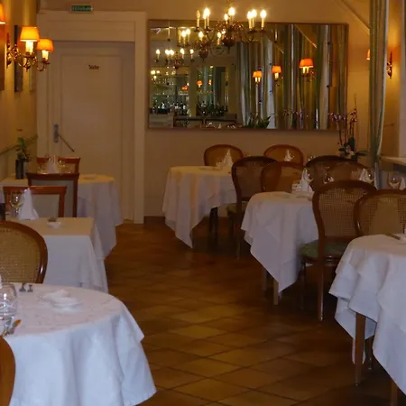 Logis - Saint-louis & Restaurant Pauze Bollezeele