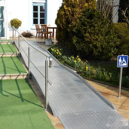 Hotel Logis - Saint-louis&restaurant Pauze 3*