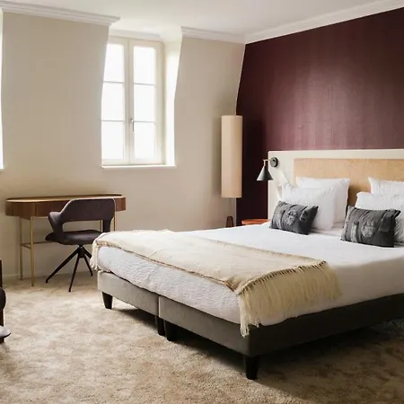 Logis - Saint-louis & Restaurant Pauze Hotel 3*