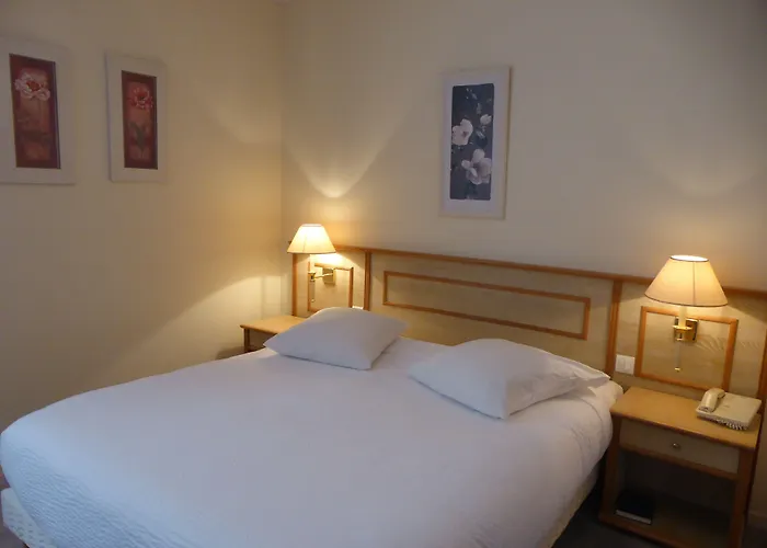 Logis - Saint-louis & Restaurant Pauze Hotel Bollezeele