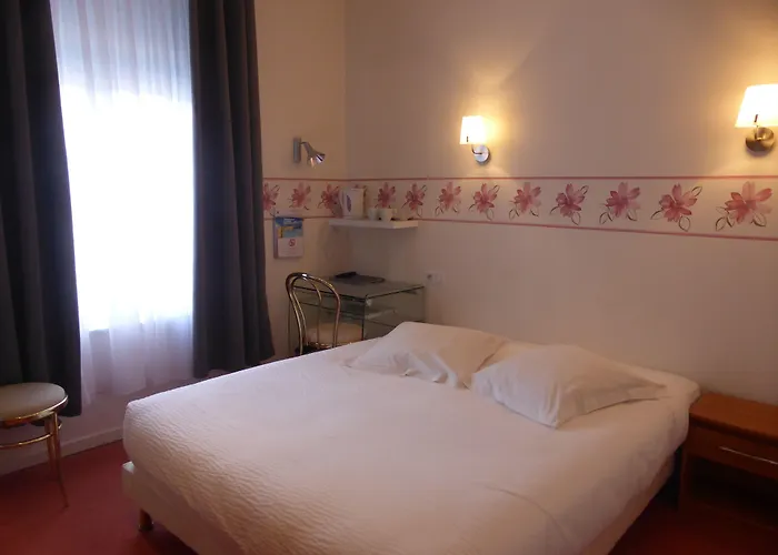 Logis - Saint-louis & Restaurant Pauze Hotel