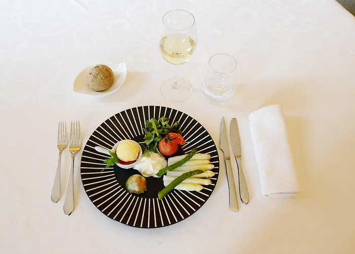 Logis - Saint-louis & Restaurant Pauze 3*